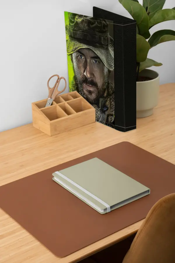 binder-with-game-plan-call-of-duty-captain-price-carbon-1- 10000083-carbon- کلاسور call of duty- captain price- کاربن- کاربنک- کلاسور- Binder- کاپیتان پرایس- Captain Price- Call of Duty- بازی